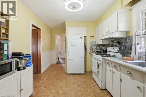 21 Weir Street North Hamilton ON L8H 5E7