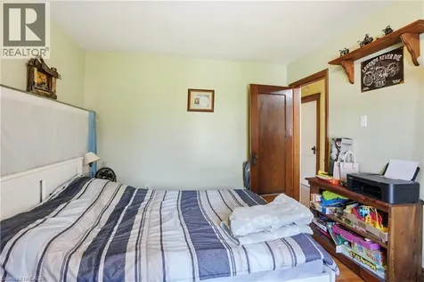 21 Weir Street North Hamilton ON L8H 5E7