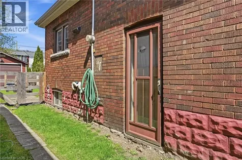 21 Weir Street North Hamilton ON L8H 5E7