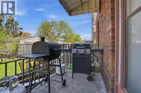21 Weir Street North Hamilton ON L8H 5E7