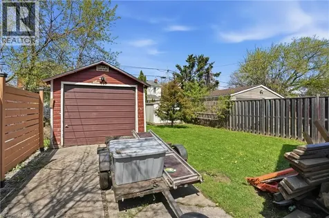 21 Weir Street North Hamilton ON L8H 5E7