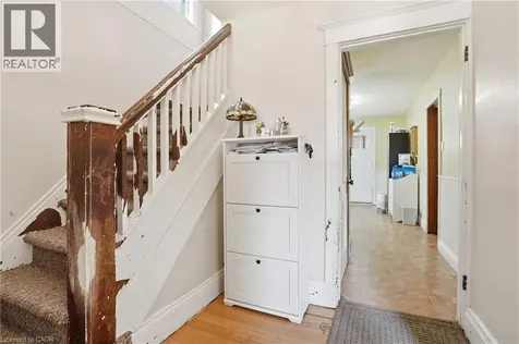 21 Weir Street North Hamilton ON L8H 5E7
