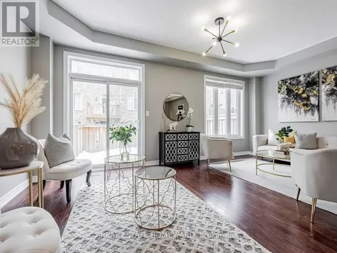 218 Roy Harper Avenue Aurora ON L4G 7C4