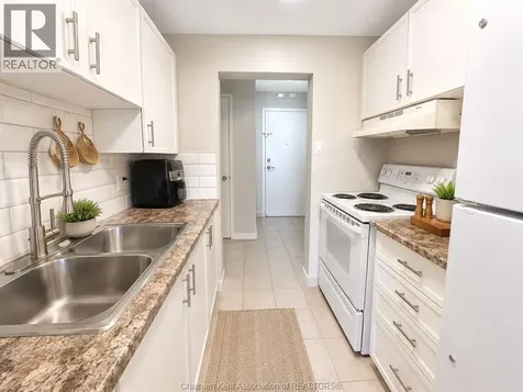 276 Merritt Avenue Chatham ON N7M 5T8