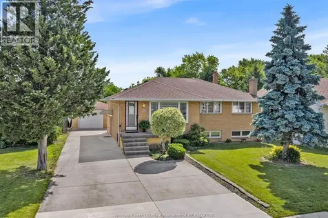 2528 Jos St. Louis Windsor ON N8T 2M5