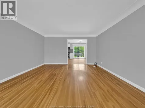2528 Jos St. Louis Windsor ON N8T 2M5