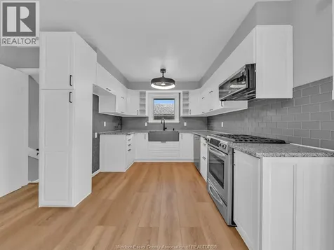 2528 Jos St. Louis Windsor ON N8T 2M5