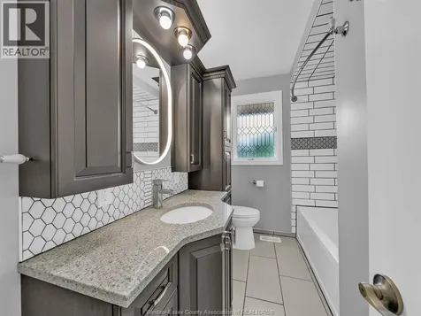 2528 Jos St. Louis Windsor ON N8T 2M5