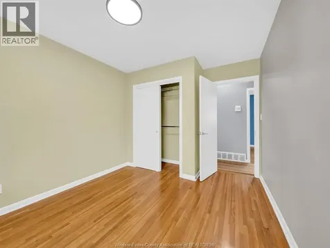 2528 Jos St. Louis Windsor ON N8T 2M5
