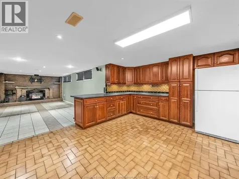 2528 Jos St. Louis Windsor ON N8T 2M5