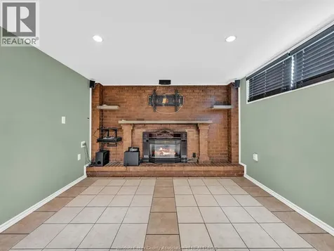 2528 Jos St. Louis Windsor ON N8T 2M5
