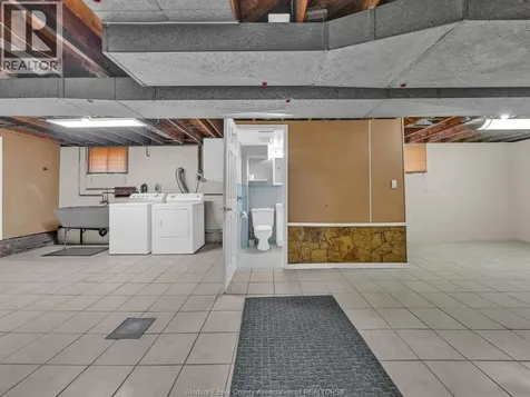 2528 Jos St. Louis Windsor ON N8T 2M5