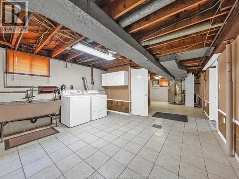 2528 Jos St. Louis Windsor ON N8T 2M5
