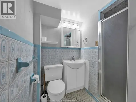 2528 Jos St. Louis Windsor ON N8T 2M5