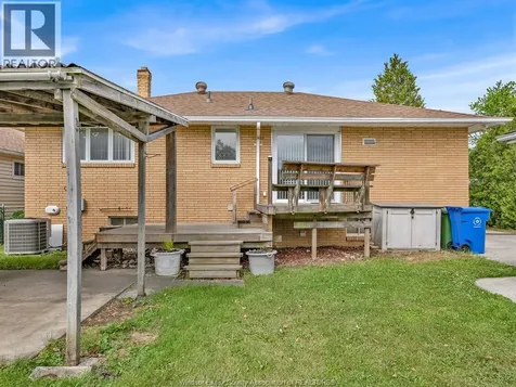 2528 Jos St. Louis Windsor ON N8T 2M5