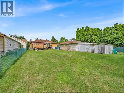 2528 Jos St. Louis Windsor ON N8T 2M5