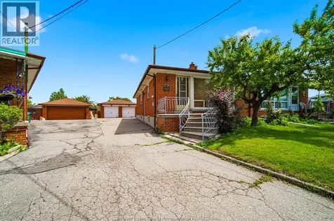 29 Fernando Toronto ON M9M 2P7