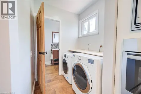 154 Grand Avenue South Cambridge ON N1S 2M4