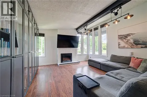 154 Grand Avenue South Cambridge ON N1S 2M4