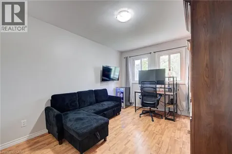154 Grand Avenue South Cambridge ON N1S 2M4