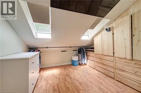 154 Grand Avenue South Cambridge ON N1S 2M4
