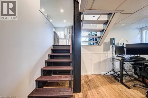 154 Grand Avenue South Cambridge ON N1S 2M4