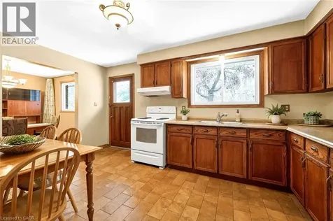 11 Pinard Street Hamilton ON L8K 6G8