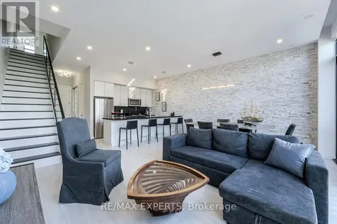 3585 Riva Avenue Innisfil ON L9S 0L5