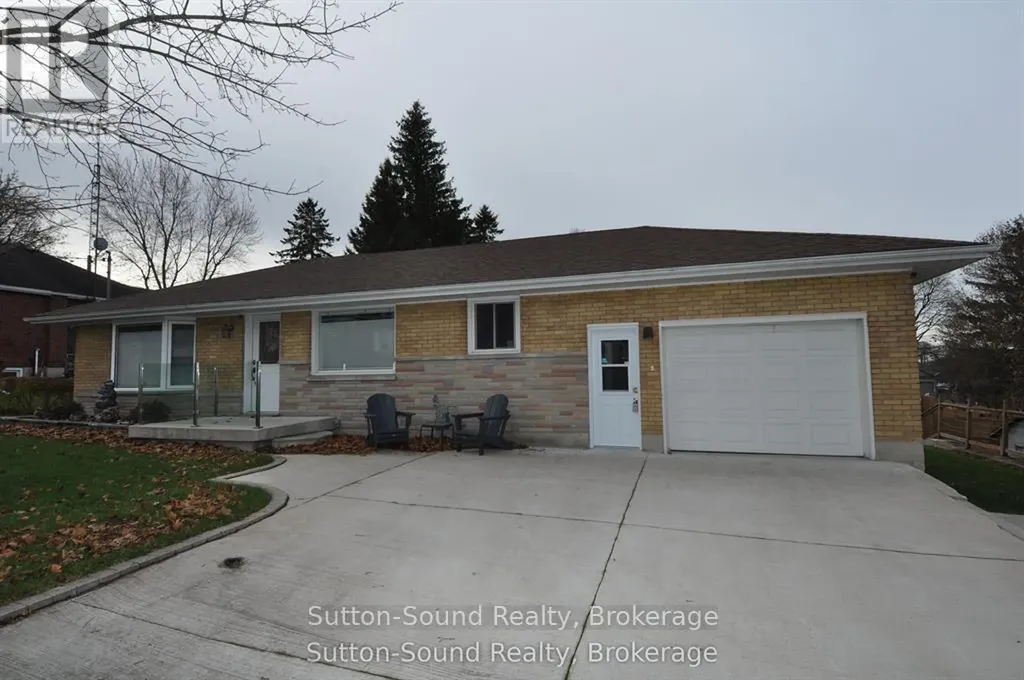 10 Brownlee Street South South Bruce ON N0G 2S0