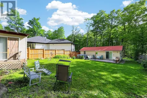 48 Mcarthur Drive Penetanguishene ON L9M 1W9