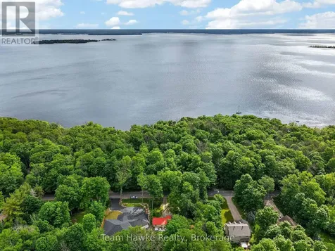 48 Mcarthur Drive Penetanguishene ON L9M 1W9