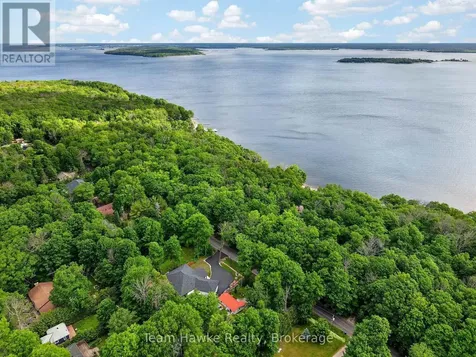 48 Mcarthur Drive Penetanguishene ON L9M 1W9