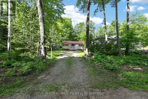 48 Mcarthur Drive Penetanguishene ON L9M 1W9