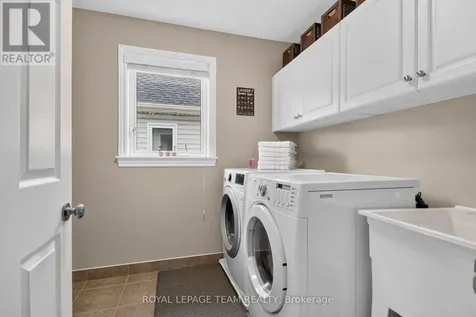 83 Lydia Way Ottawa ON K2G 7E4