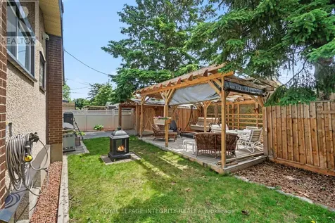 2450 Magnus Avenue Ottawa ON K1G 1J8