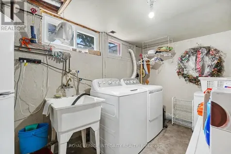 2450 Magnus Avenue Ottawa ON K1G 1J8