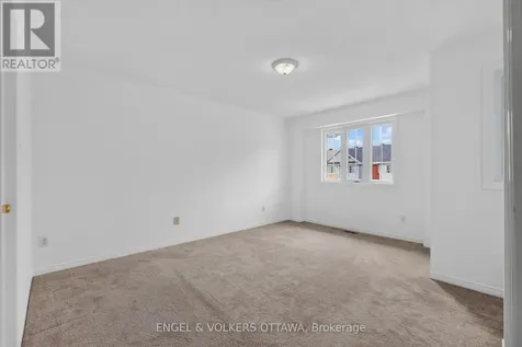 104 Manhattan Crescent Ottawa ON K2C 4B7
