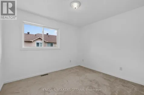 104 Manhattan Crescent Ottawa ON K2C 4B7