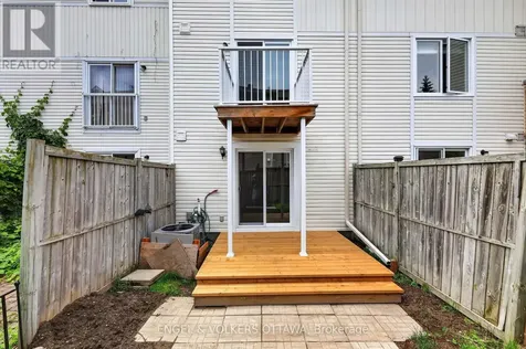 104 Manhattan Crescent Ottawa ON K2C 4B7