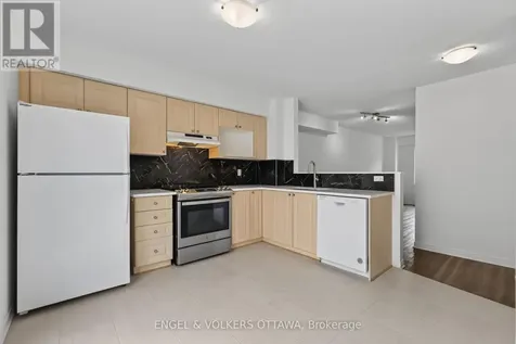 104 Manhattan Crescent Ottawa ON K2C 4B7
