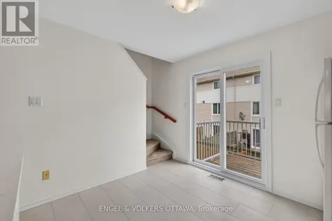 104 Manhattan Crescent Ottawa ON K2C 4B7