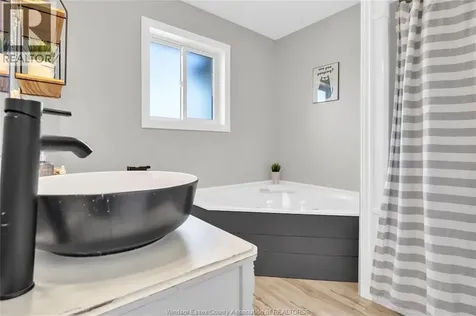 20 Marsh Court Amherstburg ON N9V 3Y7