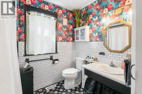1220 Bruce Avenue Windsor ON N8X 1X3