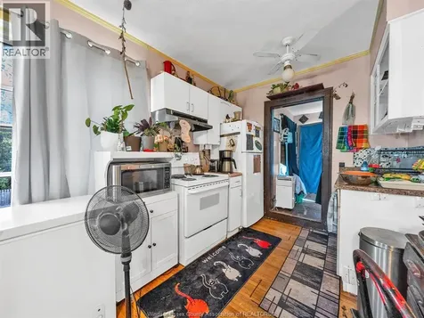 154-156 Elliott Street West Windsor ON N9A 5Y7