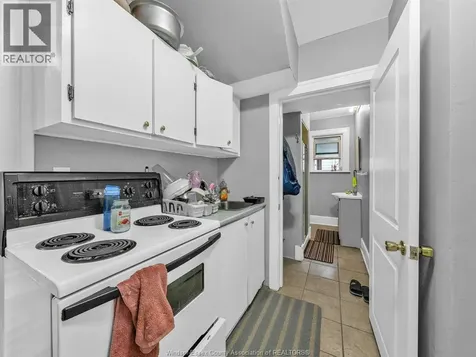 154-156 Elliott Street West Windsor ON N9A 5Y7