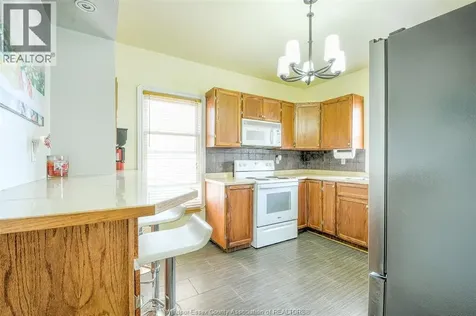 46 Chestnut Leamington ON N8H 3K3