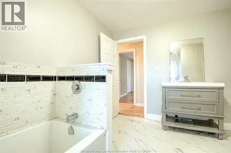 46 Chestnut Leamington ON N8H 3K3