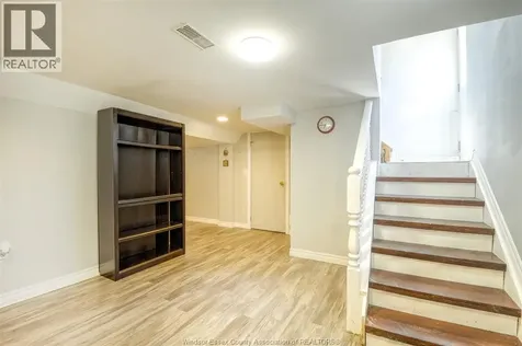 46 Chestnut Leamington ON N8H 3K3