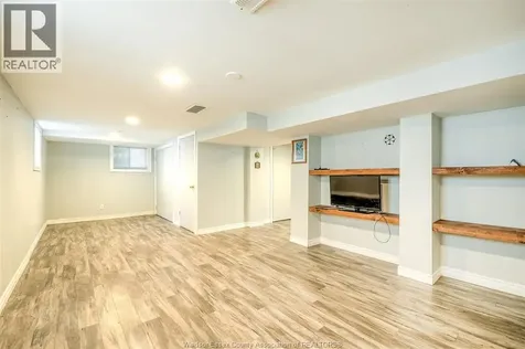 46 Chestnut Leamington ON N8H 3K3
