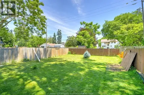 46 Chestnut Leamington ON N8H 3K3